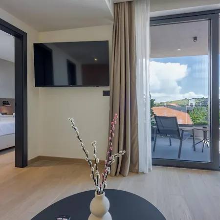 Level 5 - Adults Only 4*