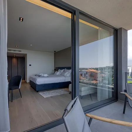 Hotel Level 5 - Adults Only