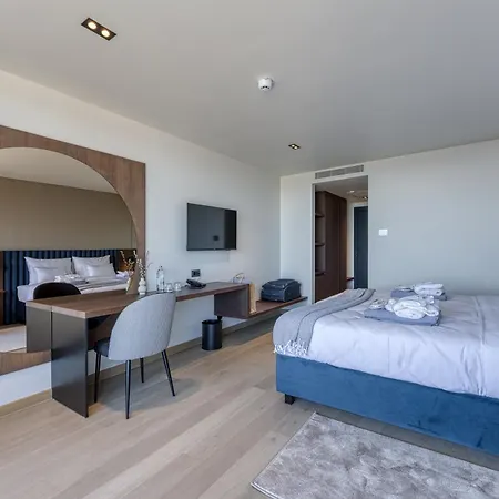 Hotel Level 5 - Adults Only