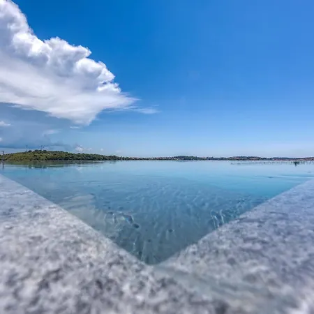 Level 5 - Adults Only 4* Ровинь